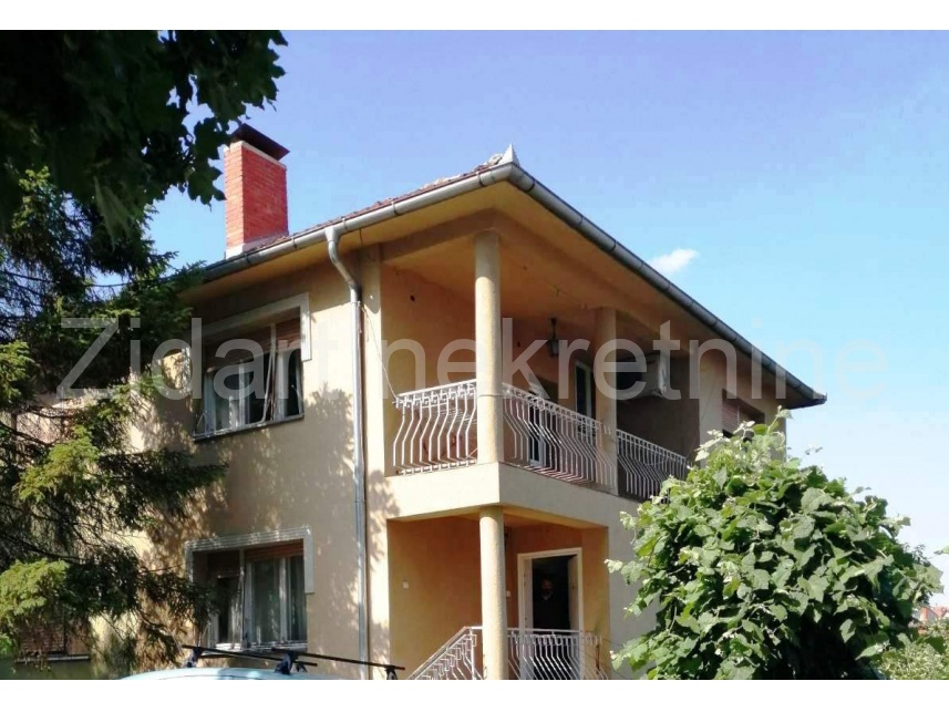Будинок, 1313 м², 95 000$ — FAKTOR